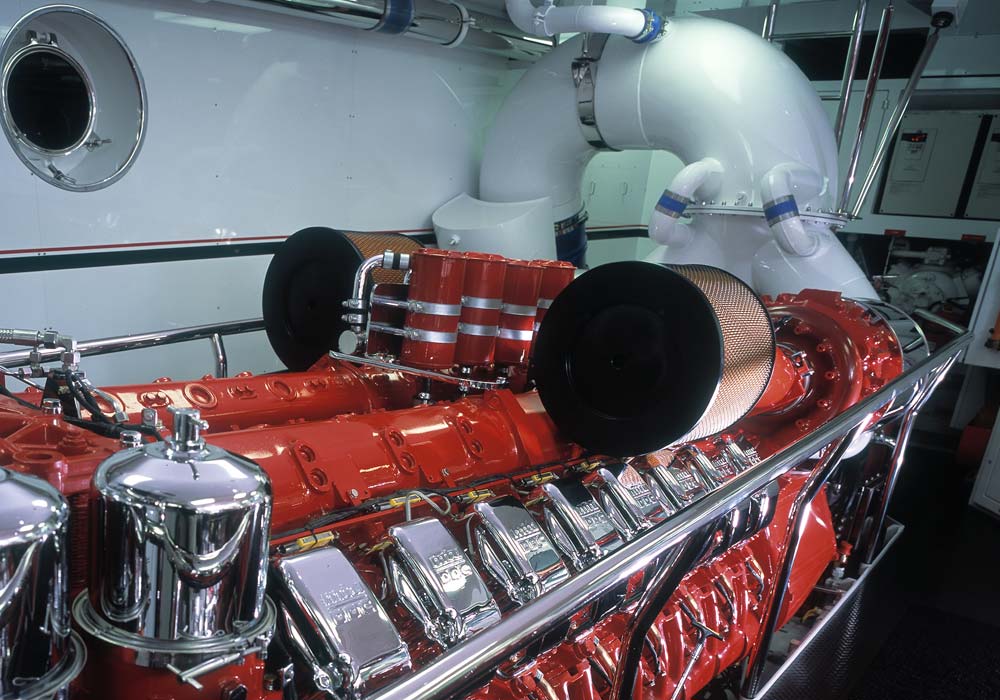 Detroit Eagle — Feadship Mega-Yacht Exhaust